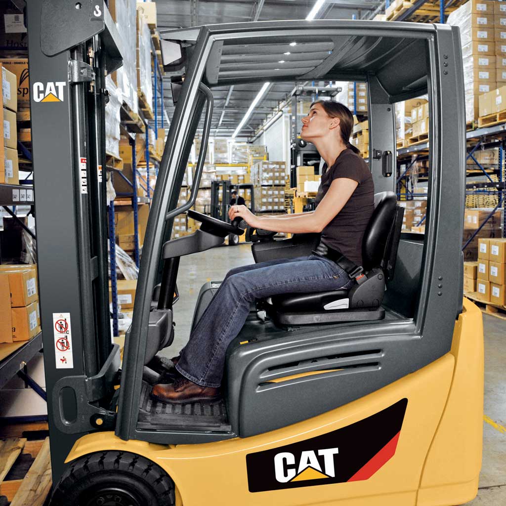 CAT Pneumatic Lift Trucks